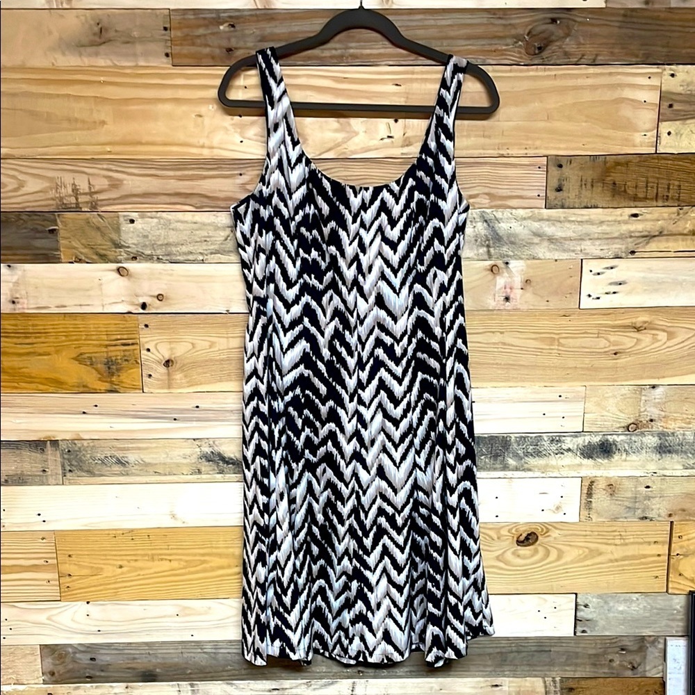 Connected Apparel size 16 Black, Tan, and White Chevron Print A-line Dress